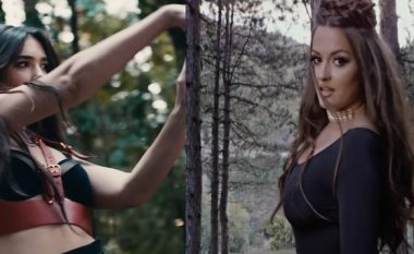 Skenat e Encës në klipin e ri të ngjashme me ato të Dua Lipës në “Last Dance”, kopjim apo rastësi? (Foto/Video)