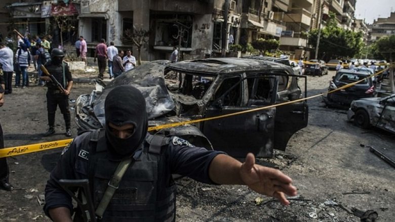Militantët i vranë tetë policë në Egjipt