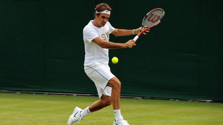 Federer rikthehet me fitore