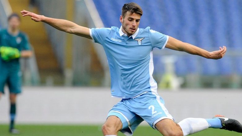 Lazio refuzon ofertën e Leicesterit për mbrojtësin holandez