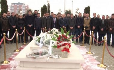 Qytetarët: Ibrahim Rugova më i madh se Muhamedi dhe Jezu Krishti