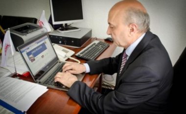 Epitetet që përdori kryeministri gjatë 2016-ës në Facebook: Gomar, pulë deti, rrugaç …