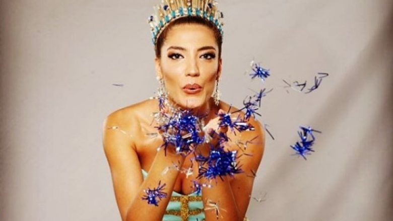 Shqiptarja kurorëzohet Miss Fotogjenia në Miss Universe (Foto)