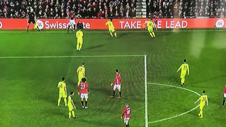 ‘Çmenden’ tifozët e Liverpoolit, Unitedi barazoi me një gol nga pozita jashtë loje (Foto/Video)
