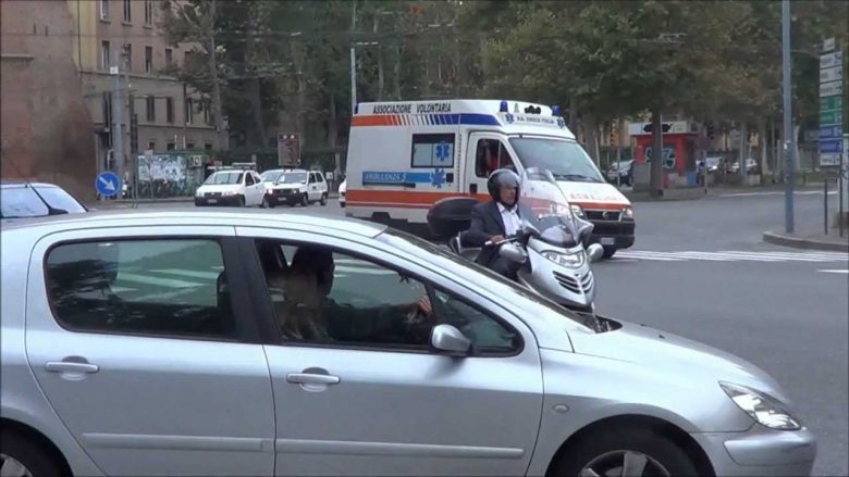 Arrestohet shqiptari, masakroi të dashurën në shtëpi, bën për spital mjekët dhe policin