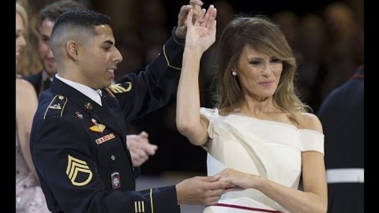 Ushtari që vallëzoi me Melania Trump në ballon presidencile: Melania ishte nervoze (Video