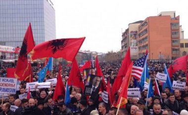 LIVE: Protestë në mbështetje të Haradinajt (Video)