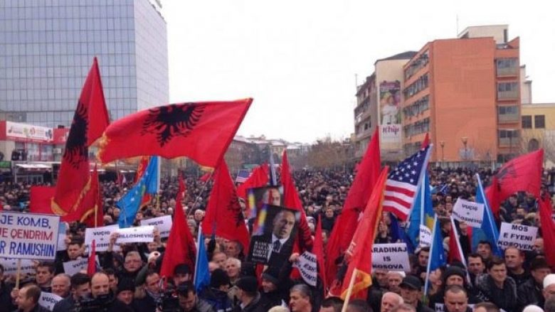 LIVE: Protestë në mbështetje të Haradinajt (Video)