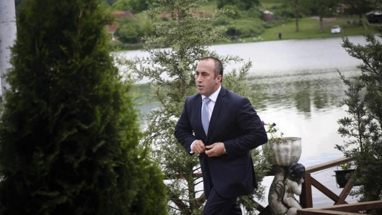Mediat serbe: Zgjerohet aktakuza, prova të reja për Haradinajn