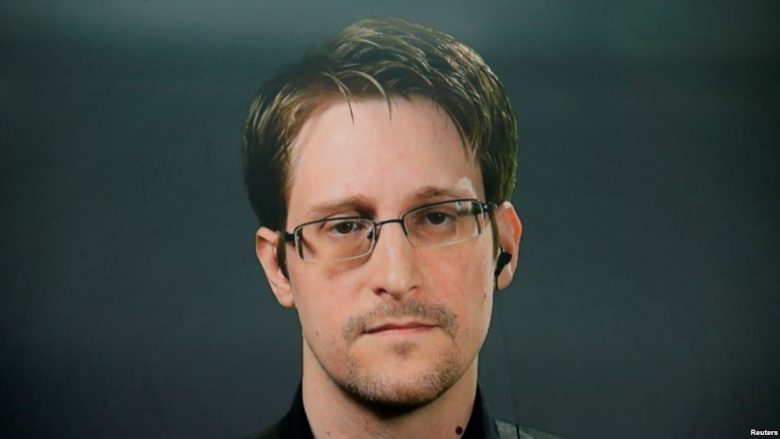 Zgjatet lejeqëndrimi i amerikanit Snowden në Rusi