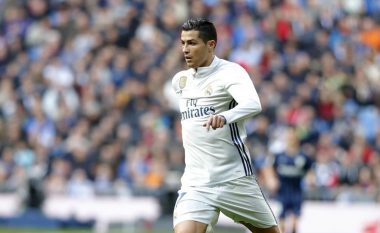 Ronaldo: Nuk i dëgjoj kritikat, me Messin rival vetëm në fushë