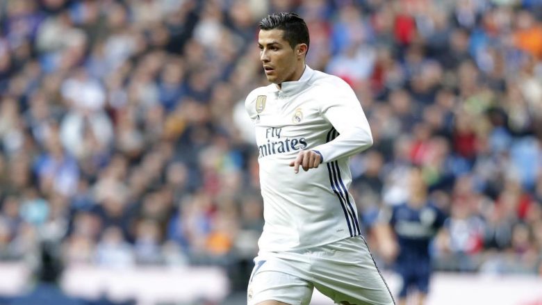 Ronaldo: Nuk i dëgjoj kritikat, me Messin rival vetëm në fushë