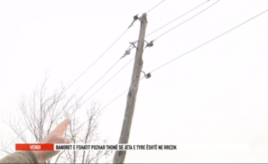 Telat e rrjetit elektrik rrezikojnë jetën e banorëve të Pozharit (Video)