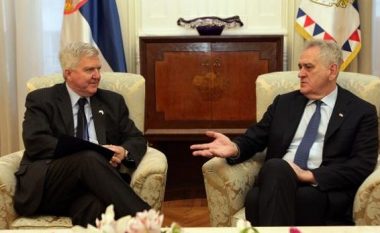Nikoliq ankohet se SHBA po i nxjerr probleme Serbisë me Kosovën