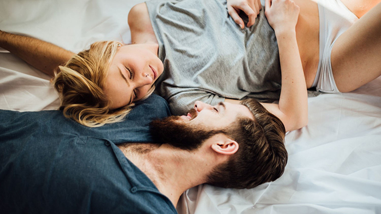 Dy arsyet më të zakonshme se përse burri juaj nuk dëshiron të bëjë seks