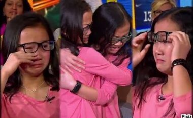 Motrat binjake takohen për herë të parë – që nga ai moment, nuk kishte më sy të tharë në shtëpi! (Video)