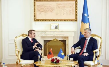 Thaçi bisedoi me Tahirin për bashkëpunimin Kosovë-Shqipëri në fushën e sigurisë