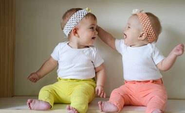 Shenjat e shtatzënisë që tregojnë se do të bëheni me binjakë