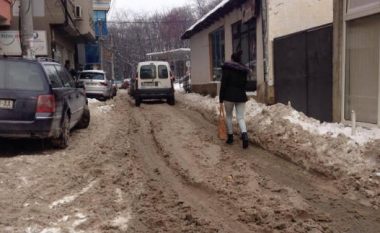 Rruga “Hamzë Jashari” në Prishtinë në gjendje të tmerrshme (Foto)