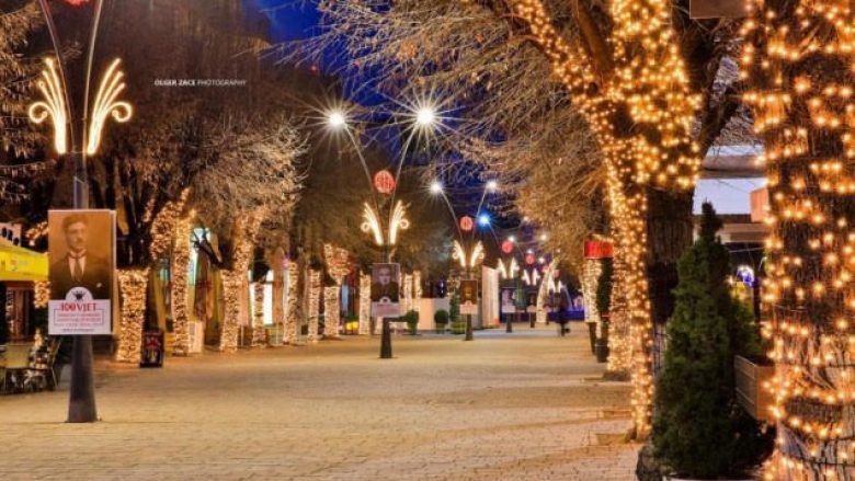 Korça u “pushtua” nga turistët