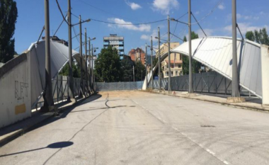 Mujka: Autoritetet komunale në veri po e mbajnë peng hapjen e urës