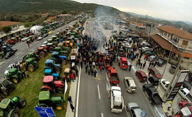Bujqit grekë sot do ta bllokojnë vendkalimin Evzoni