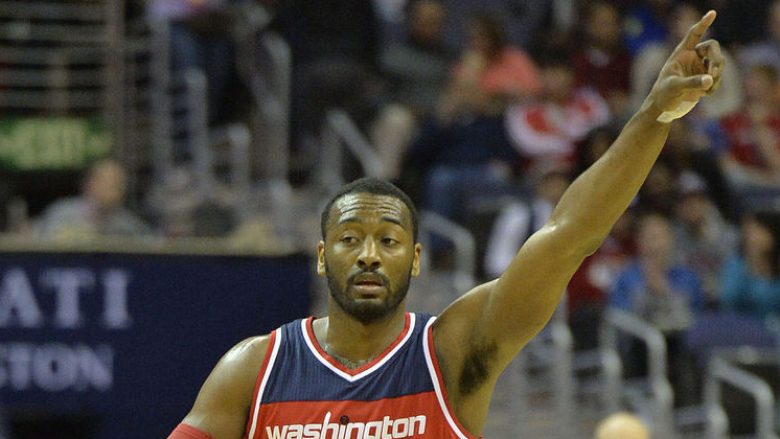 John Wall me driblim nga prapa çon në publik kundërshtarin, e fiton ndeshjen me ngulitje (Video)