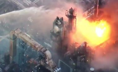 Zjarr i madh në një rafineri nafte në Japoni  (Video)
