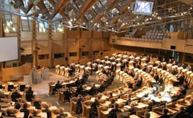 Parlamenti Skocez votoi kundër Brexit