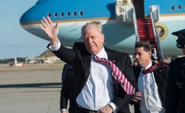 Trump ankohet se peshqirët e aeroplanit presidencial “Air Force One” nuk janë edhe ‘aq të butë’