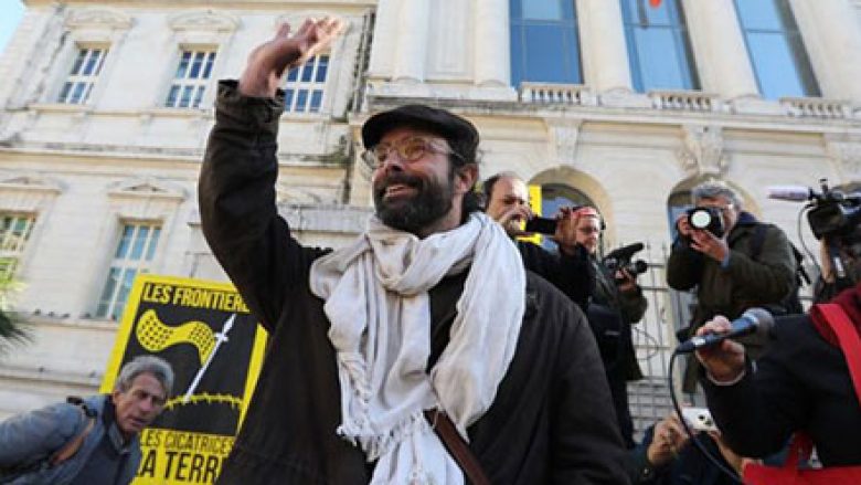 Gjykata gjobiti fermerin human: Heroi i refugjatëve, “armiku” i Francës!