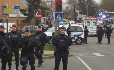 Panik në Paris: Evakuohet qendra tregtare, gjendet eksploziv? (Foto/Video)
