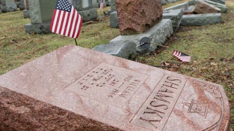 Myslimanët amerikanë mbledhin të holla për rregullimin e varrezave të vandalizuara të hebrenjve (Foto/Video)
