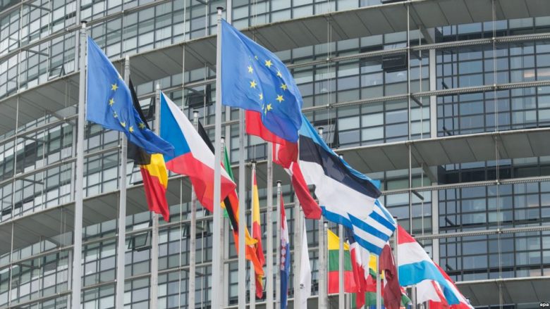 PE miraton liberalizimin e vizave me Gjeorgjinë