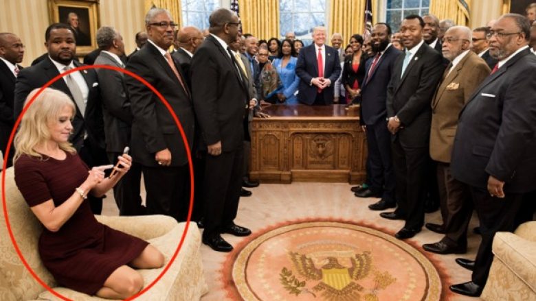 “Thyen protokollin”: Këshilltarja e Trumpit kritikohet për mënyrën se si ishte ulur në Zyrën Ovale (Foto)