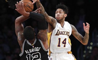 Spurs të fortë për Lakers (Video)