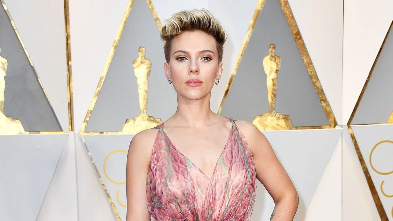 ​Scarlett Johansson dorëzon dokumentet për divorc