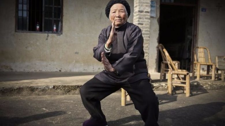 Harroni Bruce-Lee: Gjyshja 94-vjeçe që praktikon artet marciale (Video)