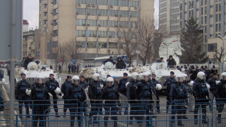 Protesta e përgjakshme e 10 shkurtit përmes fotografisë