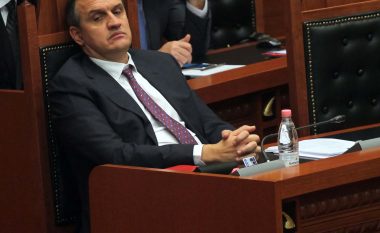Tension në Parlament, shmanget përplasja Dogjani-Beqja