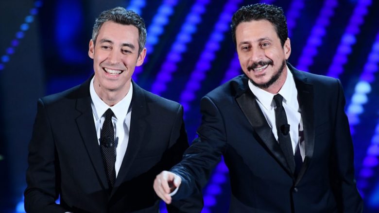 Prezantuesit e “Sanremos” tallen me Juventusin gjatë prezantimit në festival (Video)