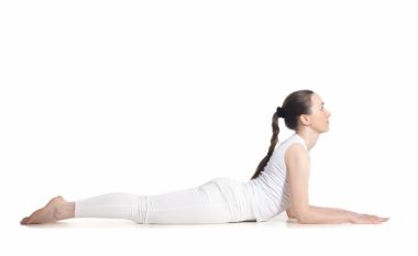 Këto janë pozat e jogas që ju sigurojnë gjokse të bukura (Video)