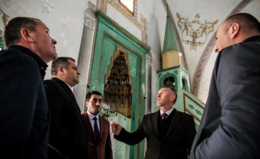 Ahmeti e Sopjani bisedojnë për restaurimin e  Xhamisë së Çarshisë