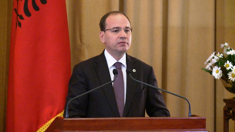 Presidenti Nishani refuzon takimin me ambasadorin Lu