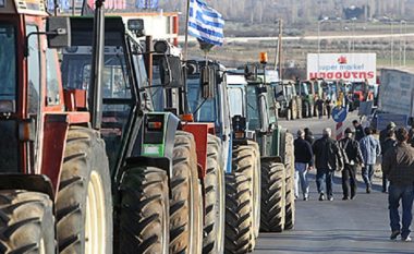 Grevat bllokuan në Selanik rreth 130 mijë ton mallra të destinuara për Maqedoninë