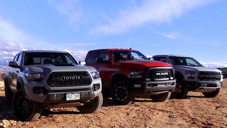 Ford, Ram dhe Toyota, në garë nëpër terren të vështirë (Video)