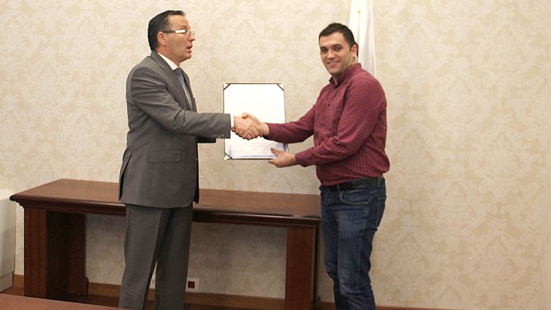 Lulzim Ahmeti i Telegrafit fiton çmim nga BQK-ja