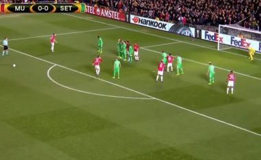 Ibrahimovic shënon nga gjuajtja e lirë, por ndihmohet nga mbrojtësit kundërshtar (Video)