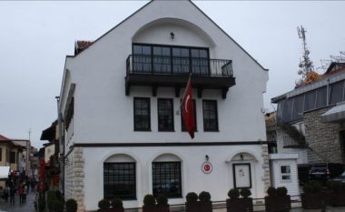 Aktakuzë ndaj pesë personave që sulmuan me molotov Konsullatën Turke në Prizren