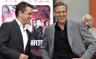 Matt Damon rrëfen momentin kur George Clooney i tregoi se po bëhet baba i binjakëve (Video)